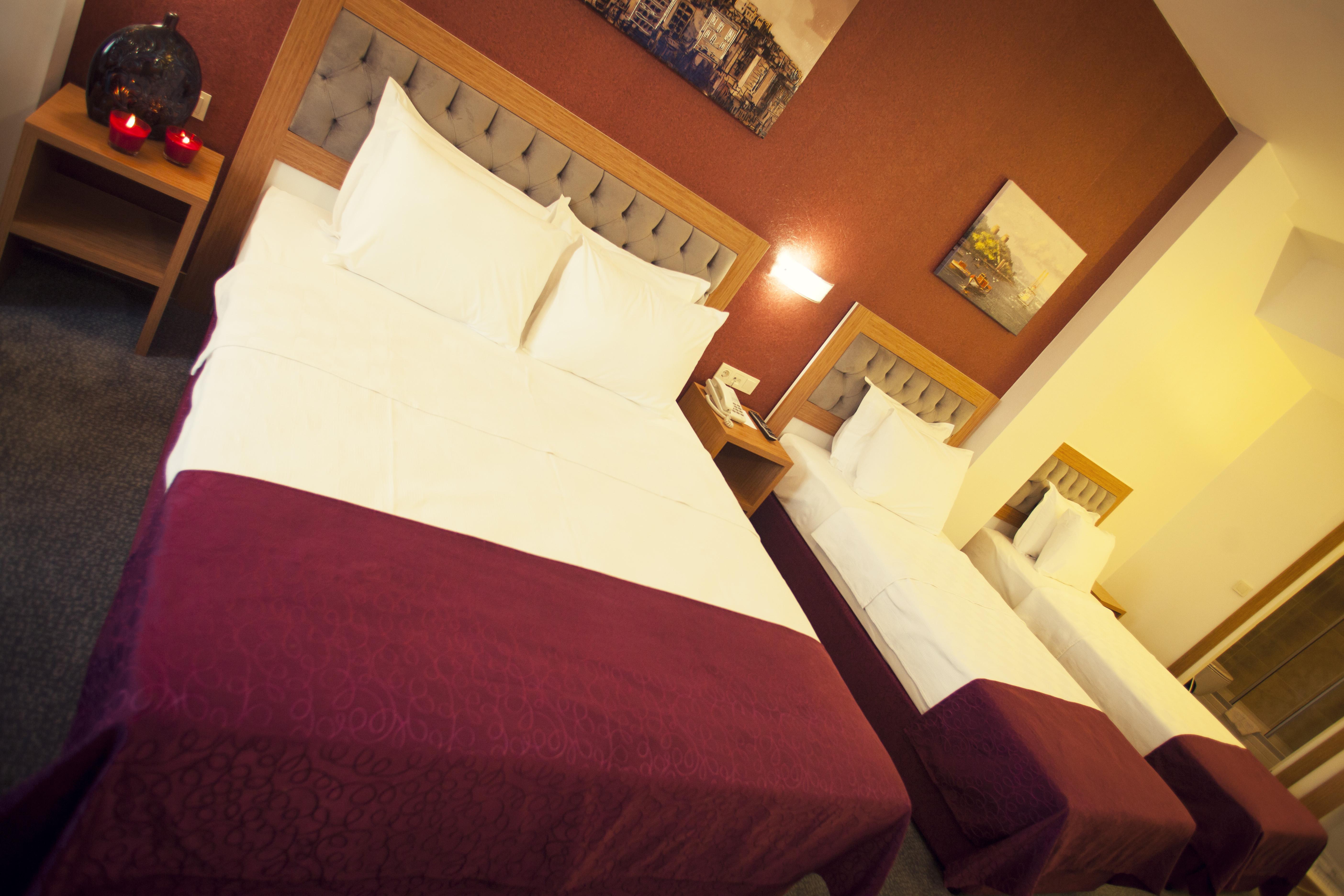 Helikon Business Hotel — Foto’s 1